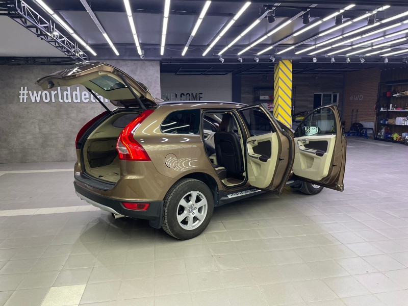  Volvo XC60 2011 209000